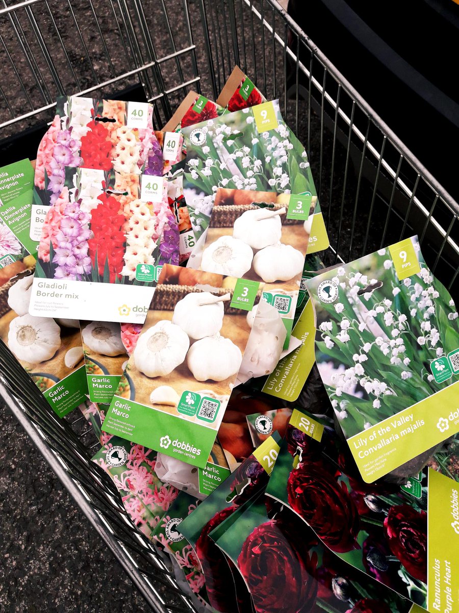 young_places's tweet photo. Huge thank you to @dobbies in Atherstone for their very generous donation toward our YP Gardening Project! https://t.co/IPgBExP7de