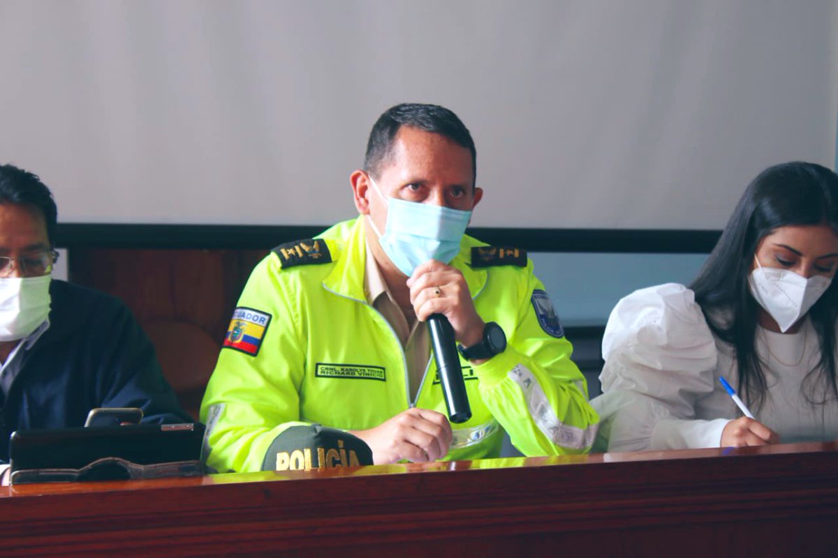 karolys_richard's tweet photo. En rueda de prensa presidida por la Gobernadora de Tungurahua, #GabrielaRodríguez se dió a conocer el resultado de los trabajos policiales y operativos conjuntos, desarrollados en la provincia durante la semana del 10 al 16 de mayo de 2021.
#ServirYProteger
#ToqueDeQuedaEc https://t.co/SHa7gO8DzC