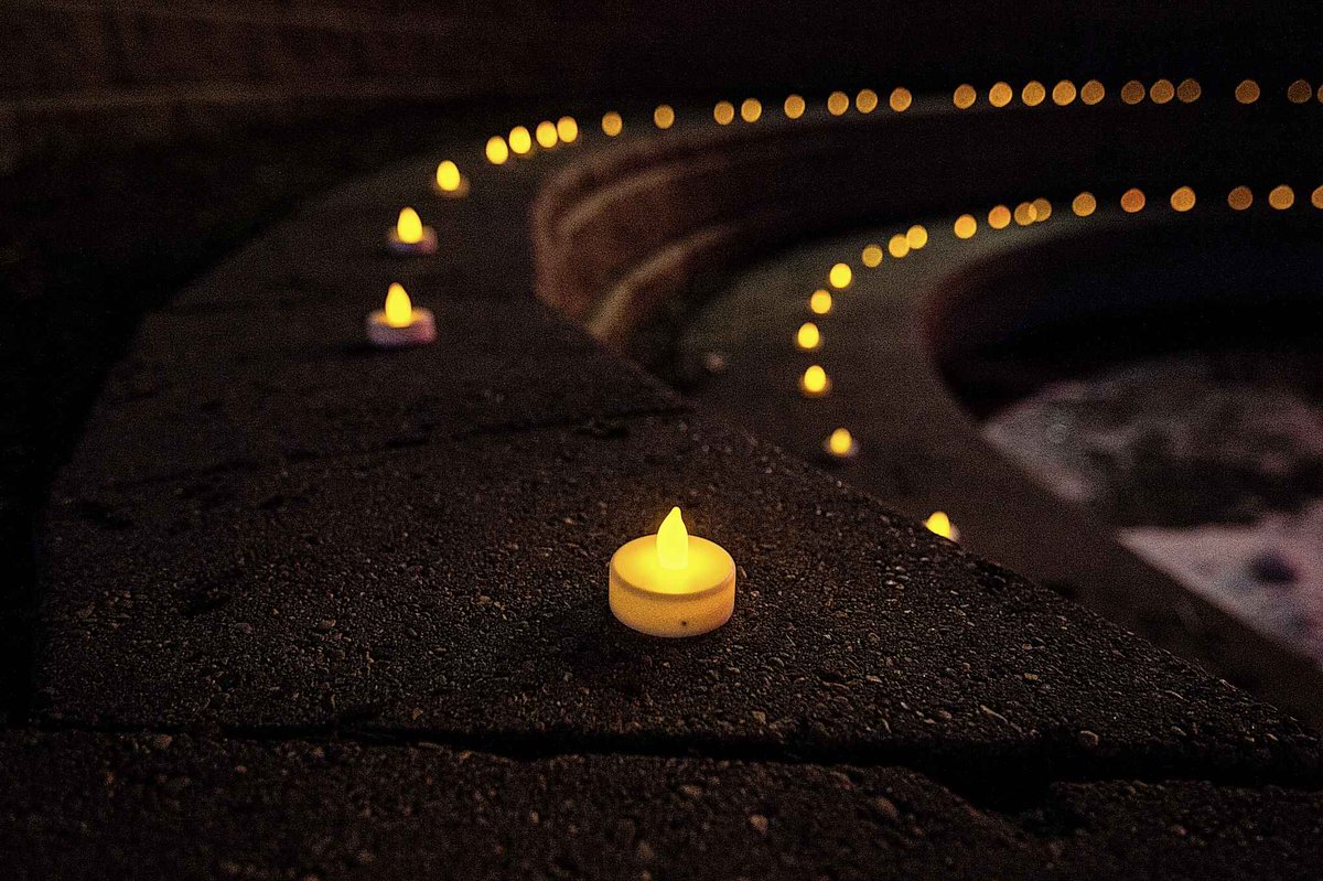 WinnipegNews's tweet photo. Manitoba has surpassed a grim pandemic milestone: 1,000 dead from COVID-19.

We know that's not just a number.

We want to honour those lost to COVID-19 with a special project. If you've lost a loved one to the pandemic, find details here: https://t.co/XWJQpqGvRt https://t.co/f2lpCcqD0c