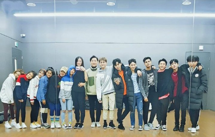 Teenyana1's tweet photo. [ Zstars ] 🇮🇳 🇯🇵 🇹🇼
I will gonna always remember you my OT14. Thank you Mahiro, Sid, Perry, Joanne for your hard work. Don't worry we're still here rooting for you.😭❤️

@siddhantaroraa
@mahiro_chan0723
@Perry85039989 
@zpop_official

 #ThankYouPerry #ThankYouMahiro #ThankYouSid https://t.co/yxrWVjxf55