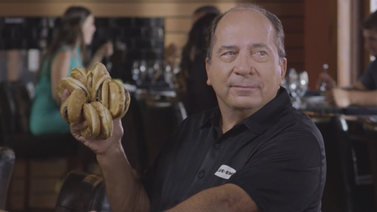 JohnnyBench_5's tweet photo. Cheeseburgers
#JohnnyBenchChallenge
Blue Emu commercial.
https://t.co/3bI9urWgGe https://t.co/pugF3ZfL6q