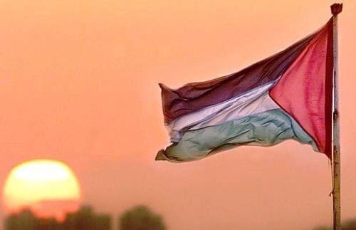 "وإذا لم يكن من الموت بدٌّ
فمن العجز أن تموت جبانا"
#القدس_تنتفض