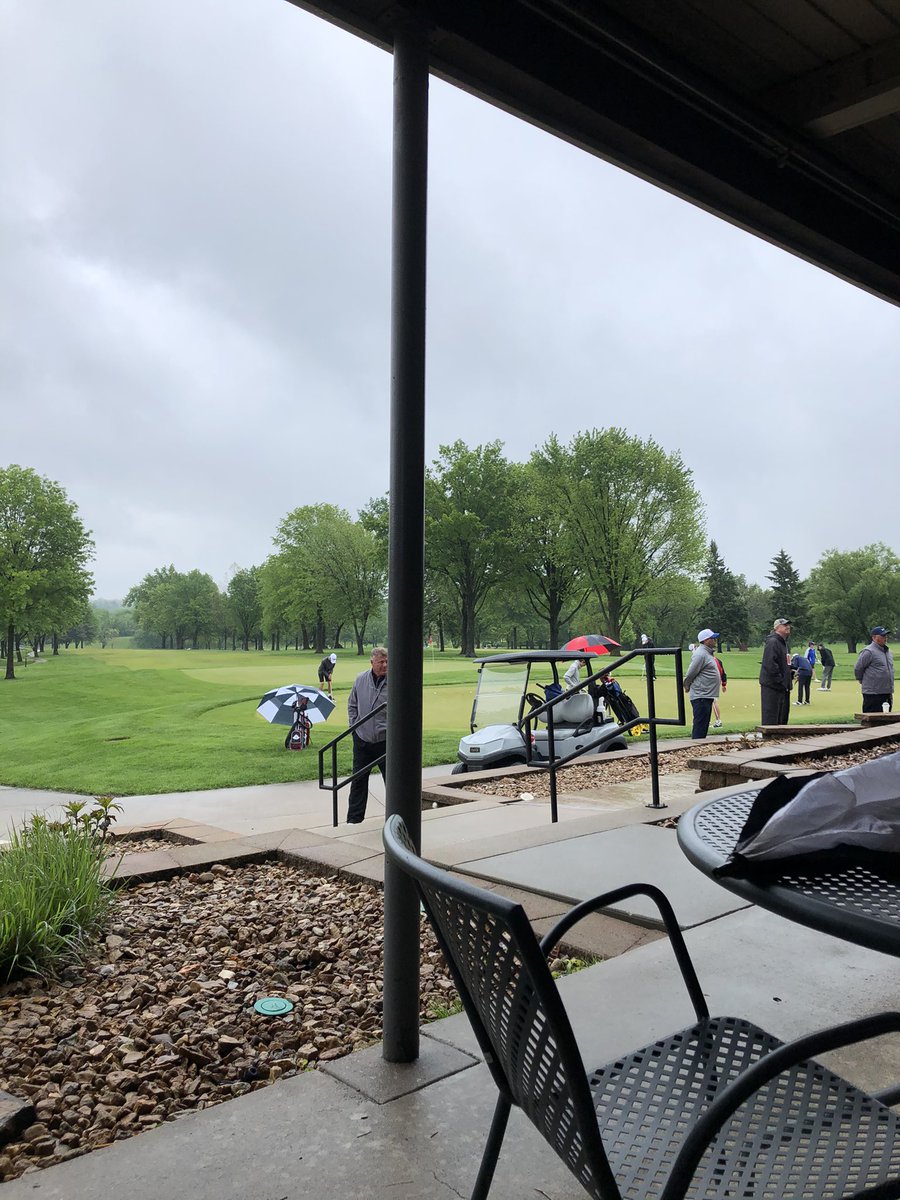 TheWoodWelder's tweet image. Finally about to really get going here in absolutely arid Sedalia. Pre-match instructions include section on temporary water hazards. Either way, let’s go RB’s Hose. Rep the Bruins well. #MOStateGolf