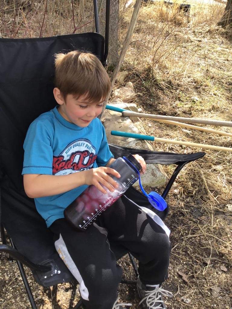 MrsSaundersCG's tweet image. Flat Mrs. Saunders had a busy weekend! 
I was so happy that Sterling let me experience all of the awesome things he does at his house #flatmrssaunders #togetherwhenapart @FMPSD @BeaconhillFMPSD @abbott_graham