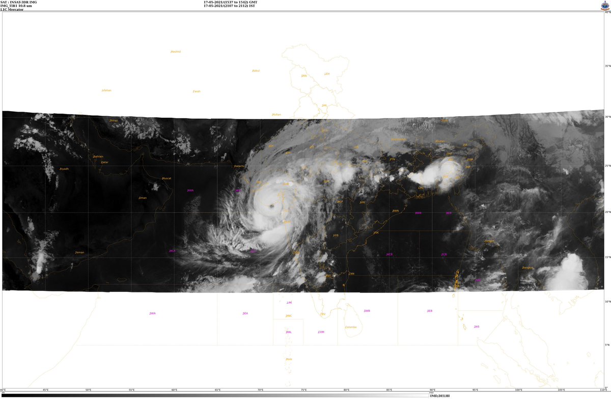 Kalpakkekre's tweet photo. #CycloneTaukte landfall to continue for next 3hrs. Crossing Gujarat coast near Una. Latest satellite imagery. (IMD) https://t.co/F0tJPBob9k
