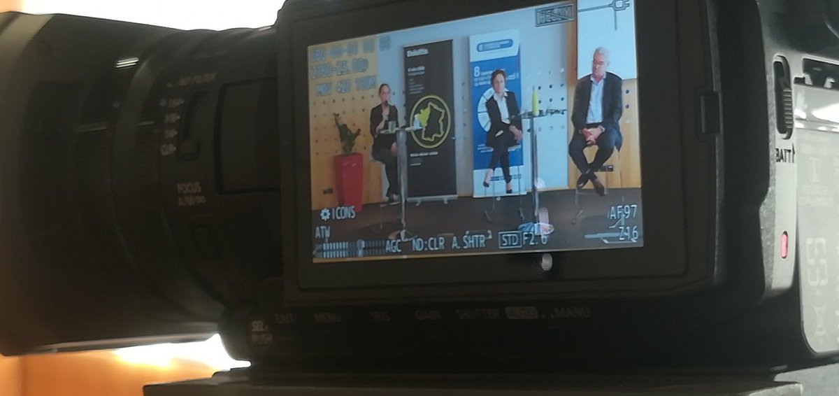 CCINantes's tweet photo. [#ÉgalitéPro] Lancement du webinaire "Égalité professionnelle, levier de transformation pour les organisations" avec @DeloitteFrance.
Accueil et mise en perspective des enjeux par @vernaylaur. 

Webinaire à suivre ici 👉 
https://t.co/iF8iFQruiO https://t.co/xROKlPDLVi
