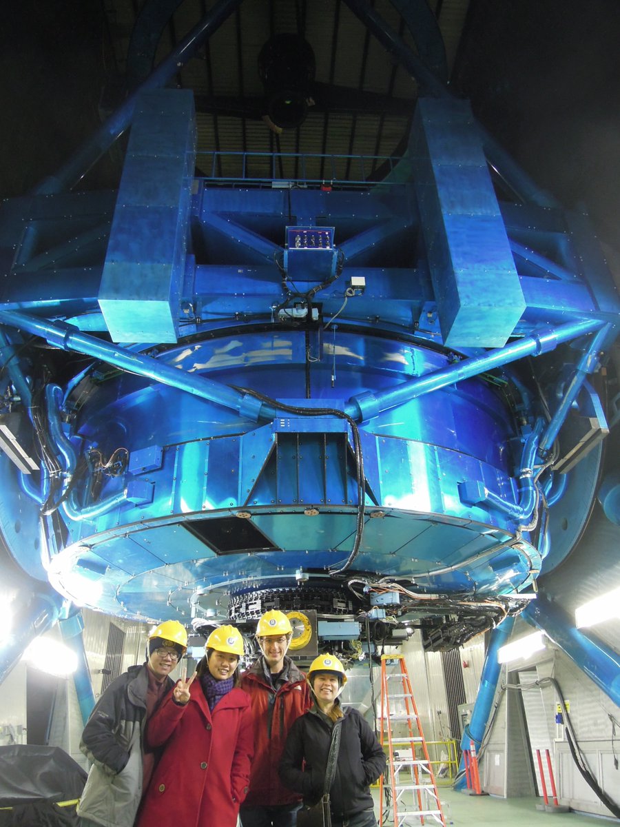 JustTheLetterU's tweet photo. @EricLagadec @Astro_MiguelM @10943_Brunier @LucieLeboulleux @MatBethermin @djulik @bmac_astro @alexislavail @Badrizio @DrMaz_Astro @AbsilOli I'd like to contribute to a "resolved" view of @maunakeaobs in this nice #WorldObservatoriesTour thread! Here's the CSO helmet, SMA Dish #5, Keck primary, and the Subaru scope. Adventures (not shown) included chirping ice off SMA dishes and 4WD rolling backward on the way up... https://t.co/cO6RtCGDM7