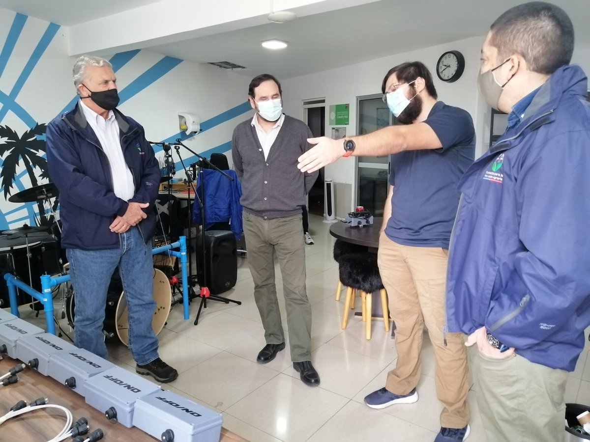 Hoy estamos acompañando al director de <a href="/FIA_Chile/">FIA</a>, Álvaro Eyzaguirre a conocer más acerca del proyecto de riego tecnificado de Cristian Aravena, en <a href="/wakilabs/">WAKI Labs</a> en #Arica.