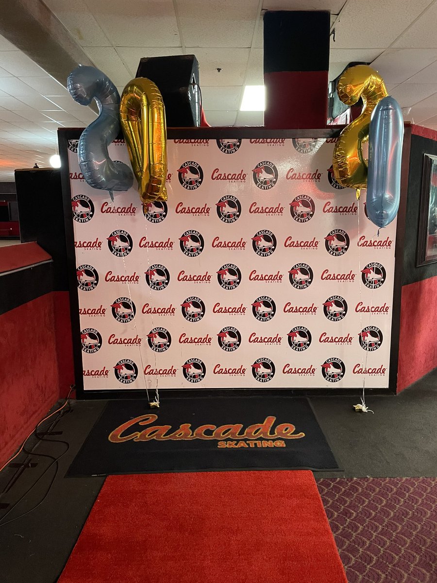 KimWilsonDaniel's tweet photo. It’s senior week!! #Classof2021 @APSMaysRaiders @DrWilkinsBEMHS @Angela_MPowell #cascade https://t.co/S8flipxU4k