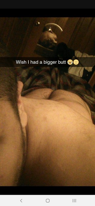 Old picture but anyone want 🎂? https://t.co/6tSqaTISXp