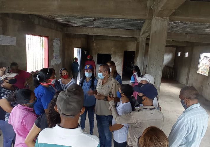 Nos metimos hoy en la Populosa Parroquia Vista al Sol de San Félix, en el Parlamentarismo de Calle como lo ordenó .<a href="/NicolasMaduro/">Nicolás Maduro</a> junto al Poder Popular , Hogares de la Patria y madres cocineras en nuestras escuelas y bases de misiones .<a href="/eduardopiate2/">eduardo piñate</a>  a vencer con el pueblo