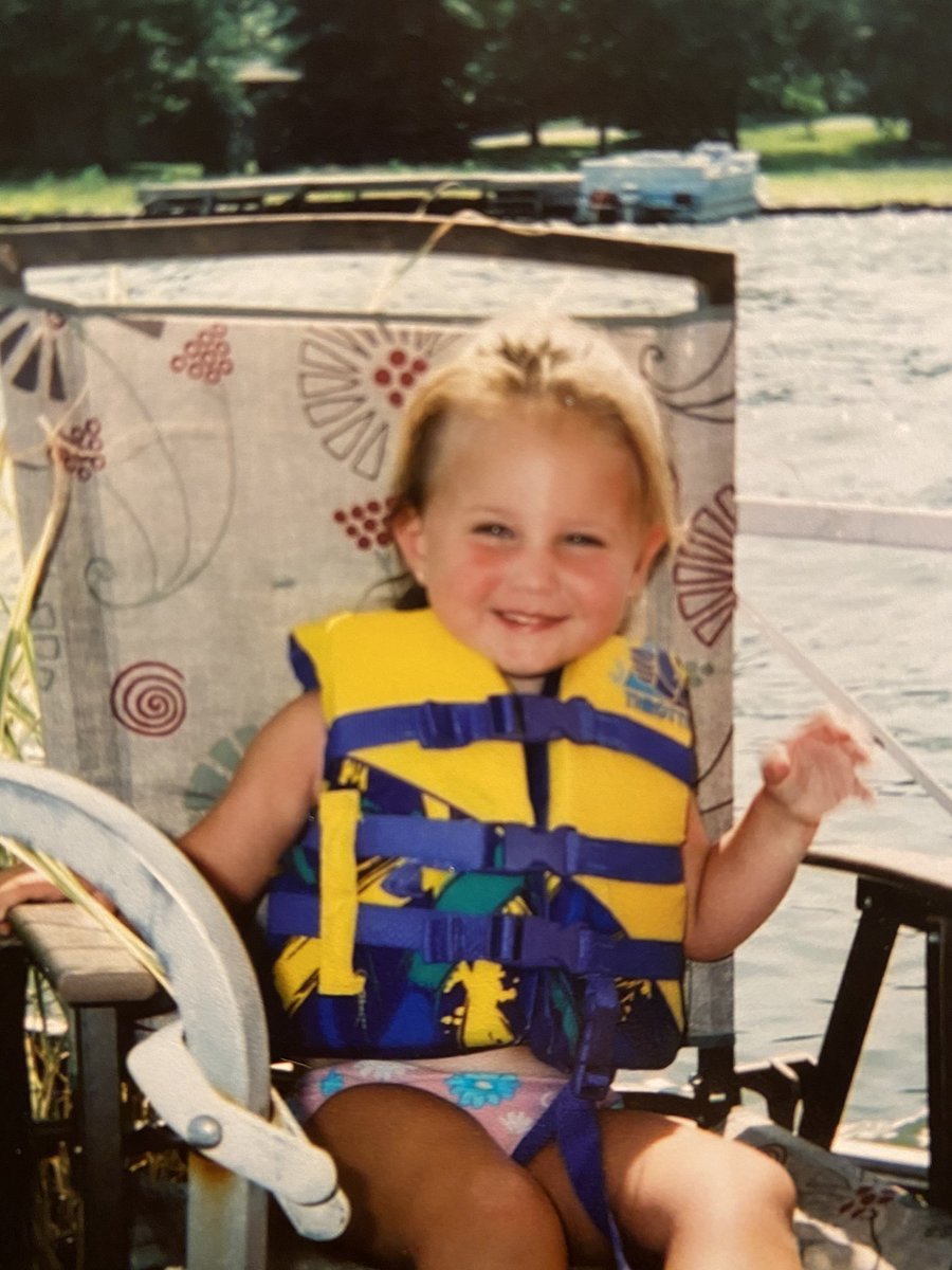 Jennburton82902's tweet photo. This baby girl right here is at her final day of high school😢we are so blessed to call her our daughter and so very proud of all her accomplishments and what she is still yet to accomplish!!! Enjoy your last day babe, we love you more than you can ever imagine ❤️ @kinsey_burton https://t.co/DxhZGKJ7p0