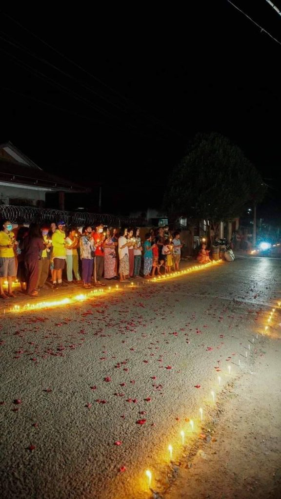 2021Revtweets's tweet photo. Kyaukme residents staged a memorial candlelight vigil for Ko Aung Ko Ko Phyo who was shot dead by terrorist(SAC) a month ago. May he Rest In Power.
#WhatsHappeningInMyanmar 
#May17Coup https://t.co/2O4GInl3eP