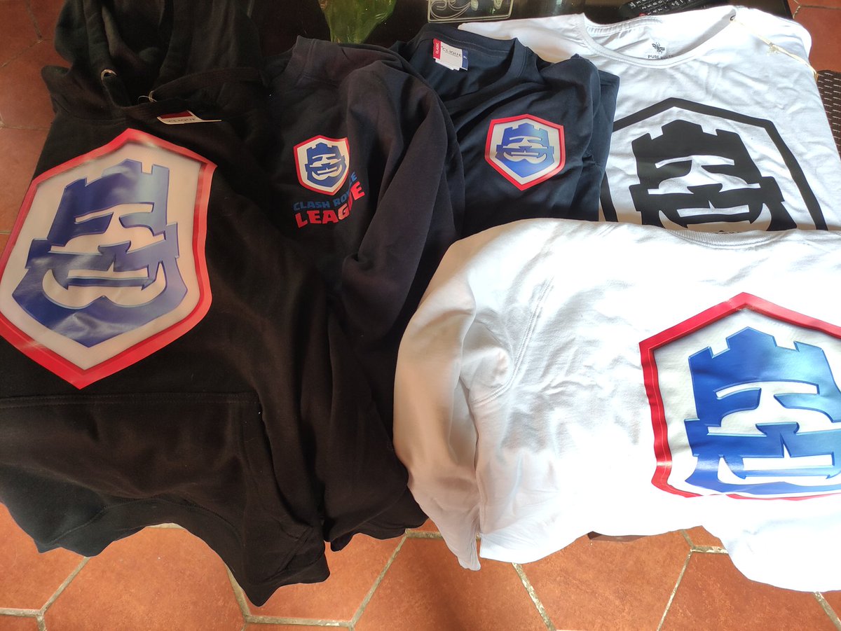 Gracias tío <a href="/EsportsRoyaleES/">Esports Royale ES</a> y <a href="/ClashRoyaleES/">Clash Royale ES</a> 

No sé imaginan la ilusión que me hace recibir esto, es vivir un sueño 😍😍