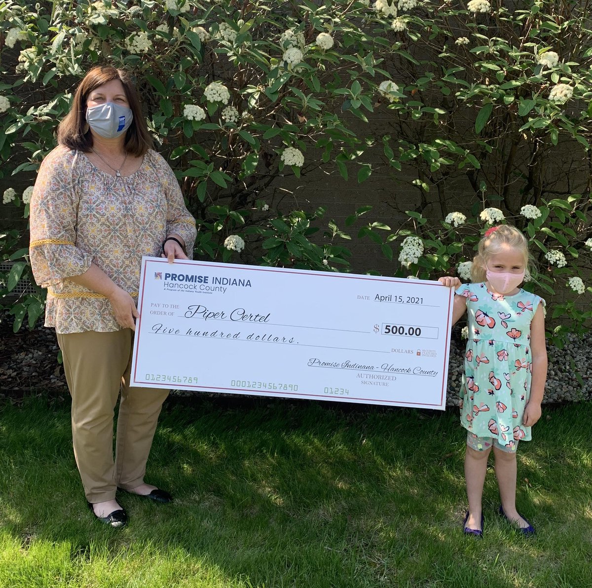 HancockPromise's tweet photo. Congratulations to the four PI Hancock County random drawing $500 scholarship winners! We have a winner from @McCordsvilleES @mvcsc_district one from @EHES_Royals one from @JKehrt_SCE one from @NPEMrsFosnow @SouthernHancock https://t.co/DgOIbSWMB9