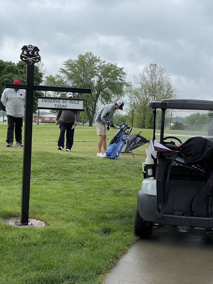 Andrew Wheatley has just hit first shot. ⁦<a href="/SJNPSports/">News-Press NOW Sports</a>⁩ ⁦<a href="/KQ2SPORTS/">KQ2Sports</a>⁩ ⁦<a href="/DCLau5/">David Lau</a>⁩