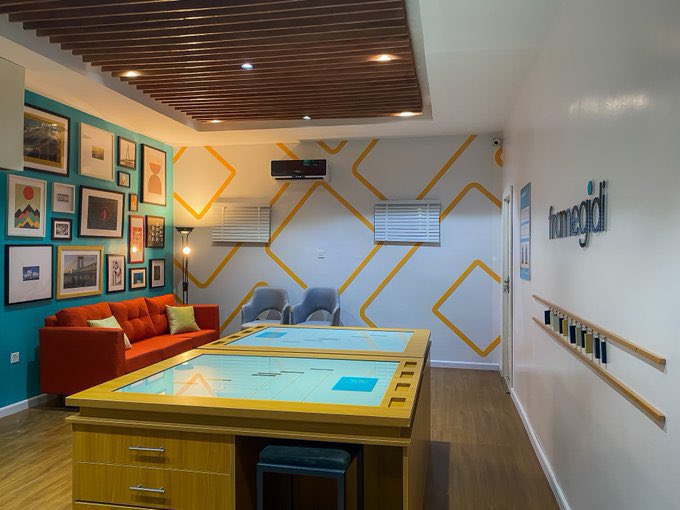 TheMayorOtu's tweet photo. Guys, if you’re looking for where to print and frame your works @framegidi has opened its physical location. 

📍 Olabode House; 217/219 Ikorodu Road, Obanikoro-Ilupeju, Lagos 

☎️ 0701 062 5544

Don’t say I didn’t tell you https://t.co/u5qS5WihHE