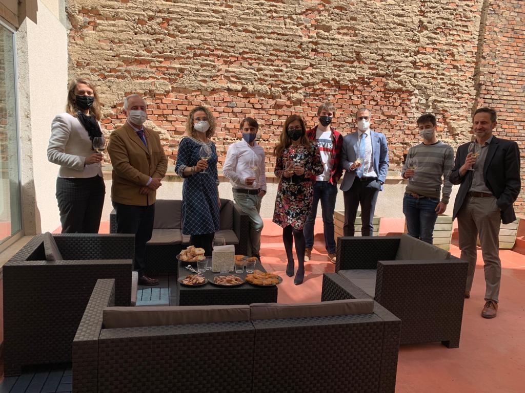 negotiaabogados's tweet image. Estrenado terraza en nuestra oficina de #Valladolid.

Buenos momentos #negotia, que ayudan a ser todavía más #equipo.