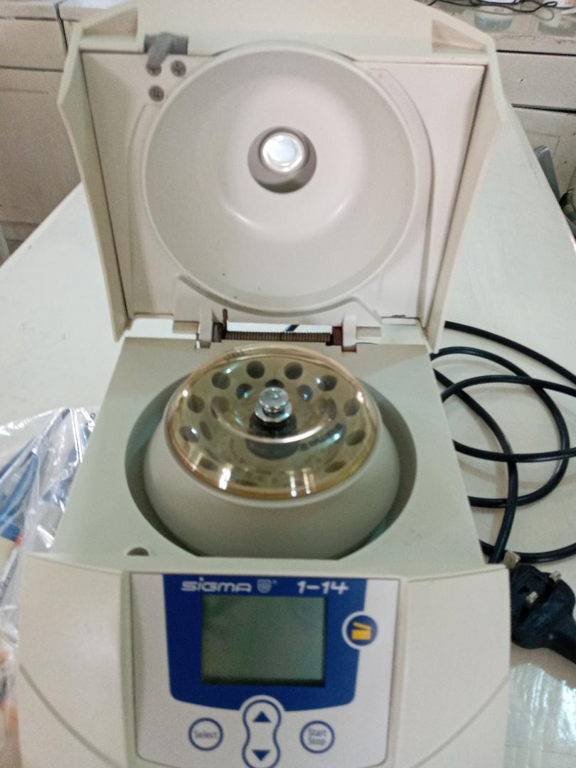 DrosophilaRTC's tweet photo. We grateful to @Daresburyprot for the kind donation of Centrifuge and micropipettes to @DrosophilaRTC. God Bless You. https://t.co/8CFpiqMzj5