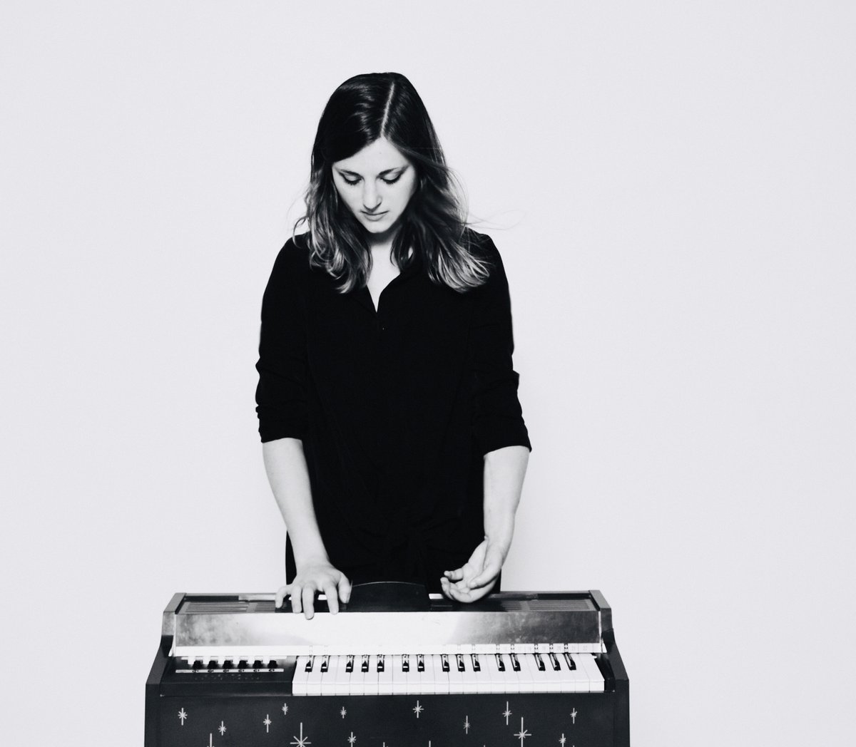 eighthblackbird's tweet photo. Our next CAW performer (and Creative Lab alum) is @Molly_Joyce! Join us June 3, 7pm CT/8pm ET/5pm PT. 

Tickets:https://t.co/3oH0g0gwrb

#8bbCAW #ChicagoArtistsWorkshop #eighthblackbird #livestream #virtualconcert https://t.co/1rv9ANfPOo