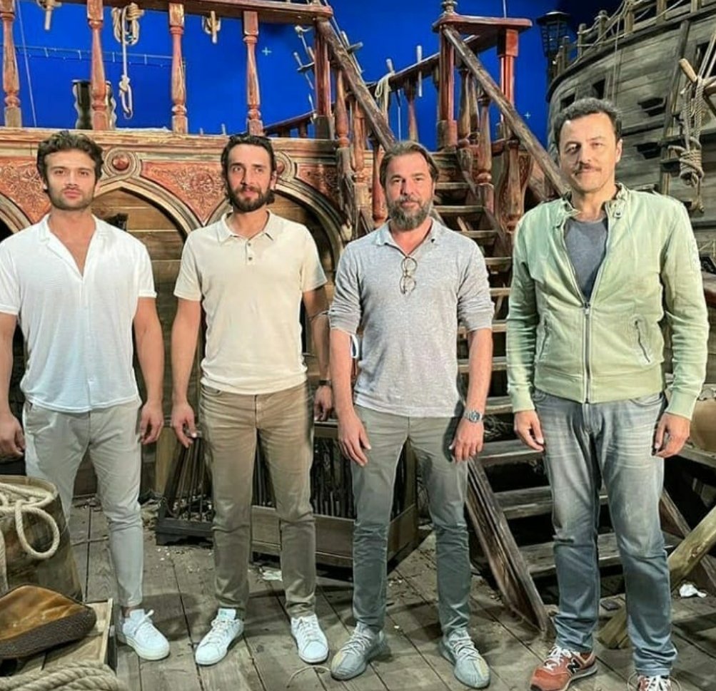 23 Nisan da sahneye çıkacak gibiler udndodmdidnd