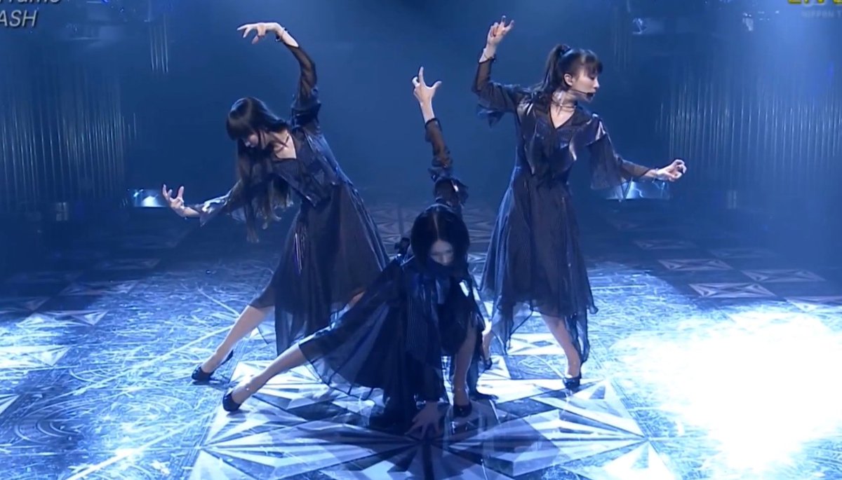 The epic and iconic final pose of Perfume in FLASH. #prfm #Perfume