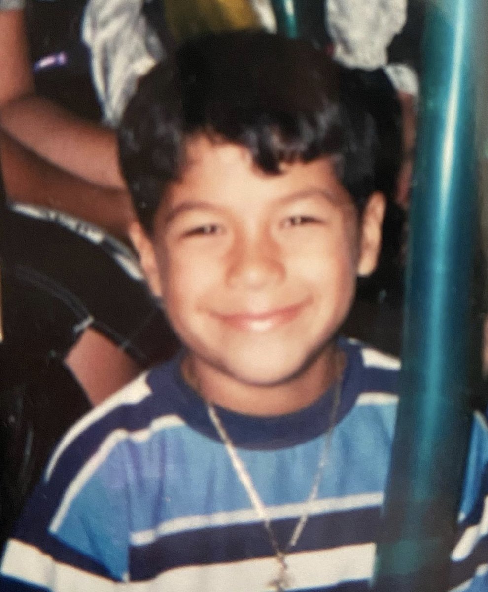 Estrellaq95's tweet photo. At age 30, my cousin Clay passed away from covid and left behind a wife and four young kids (ages 9, 6, 3, and 11 months). Our family is in shock. Please donate or share his family's relief fund. I have never wanted something to go more viral than this. 

https://t.co/nJGoTHc55B https://t.co/KJ4yGBHe4E