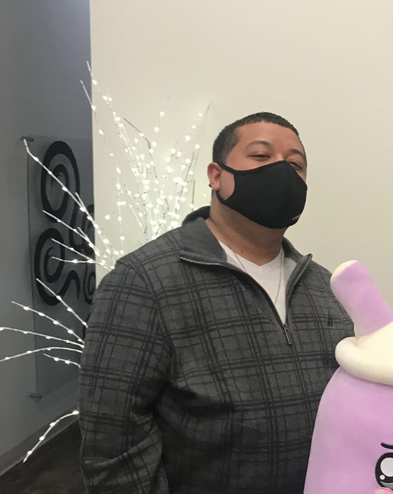 Estrellaq95's tweet photo. At age 30, my cousin Clay passed away from covid and left behind a wife and four young kids (ages 9, 6, 3, and 11 months). Our family is in shock. Please donate or share his family's relief fund. I have never wanted something to go more viral than this. 

https://t.co/nJGoTHc55B https://t.co/KJ4yGBHe4E