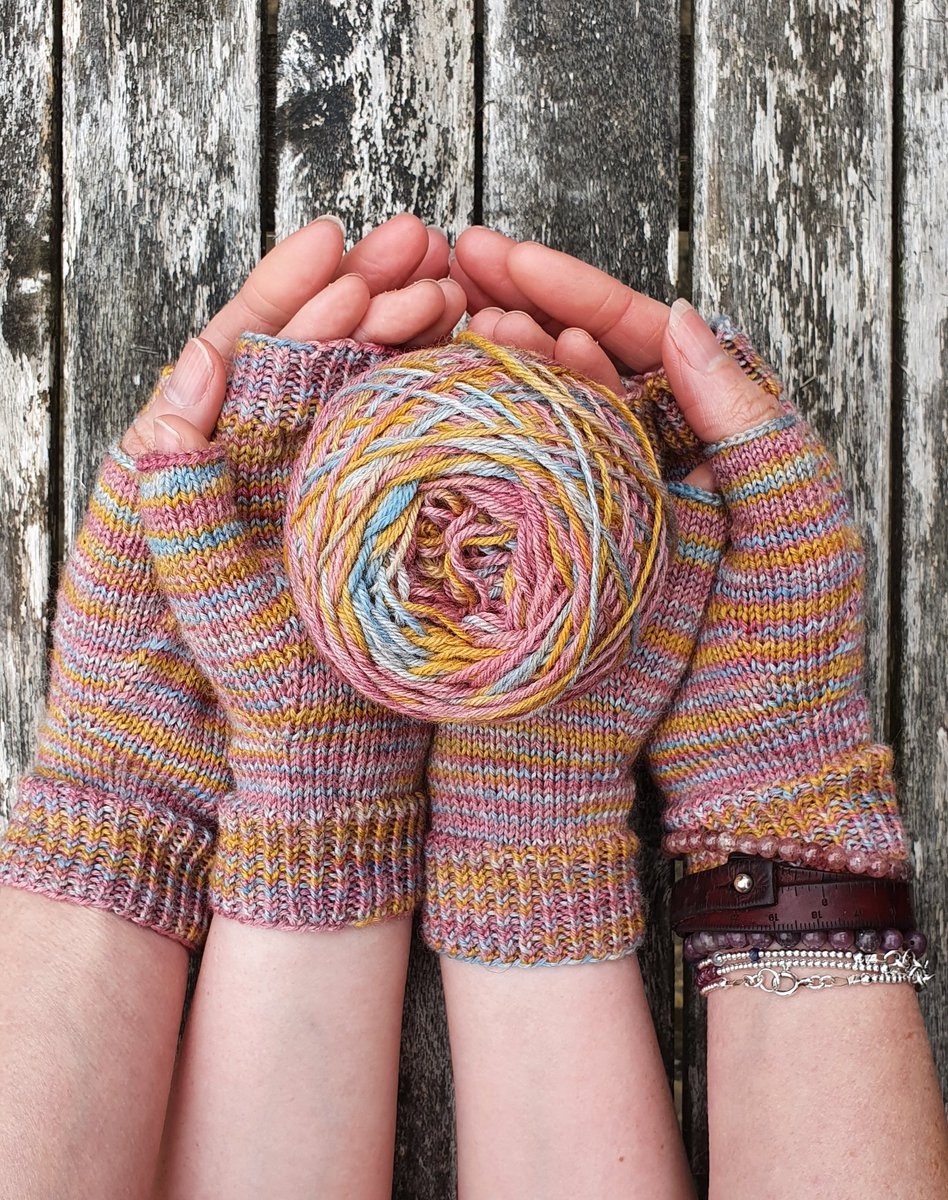 Super happy to have finished matching simple fingerless mitts for myself and my little girl using the yarn she dyed during the Easter holidays which she called the colour Sea of Love.

#bramblesandme #naturaldyebusiness #botanicalcolour #everystitch #mindfulknitting #slowfashion