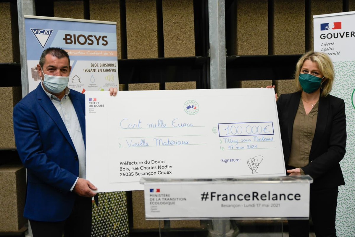 L’entreprise Vieille Matériaux produit du béton de chanvre, une solution d’avenir pour réduire l’empreinte carbone du secteur du bâtiment. Elle fait partie des PME engagées dans la transition écologique que nous soutenons grâce à #FranceRelance. Bravo !
➡️ ecologie.gouv.fr/france-relance…
