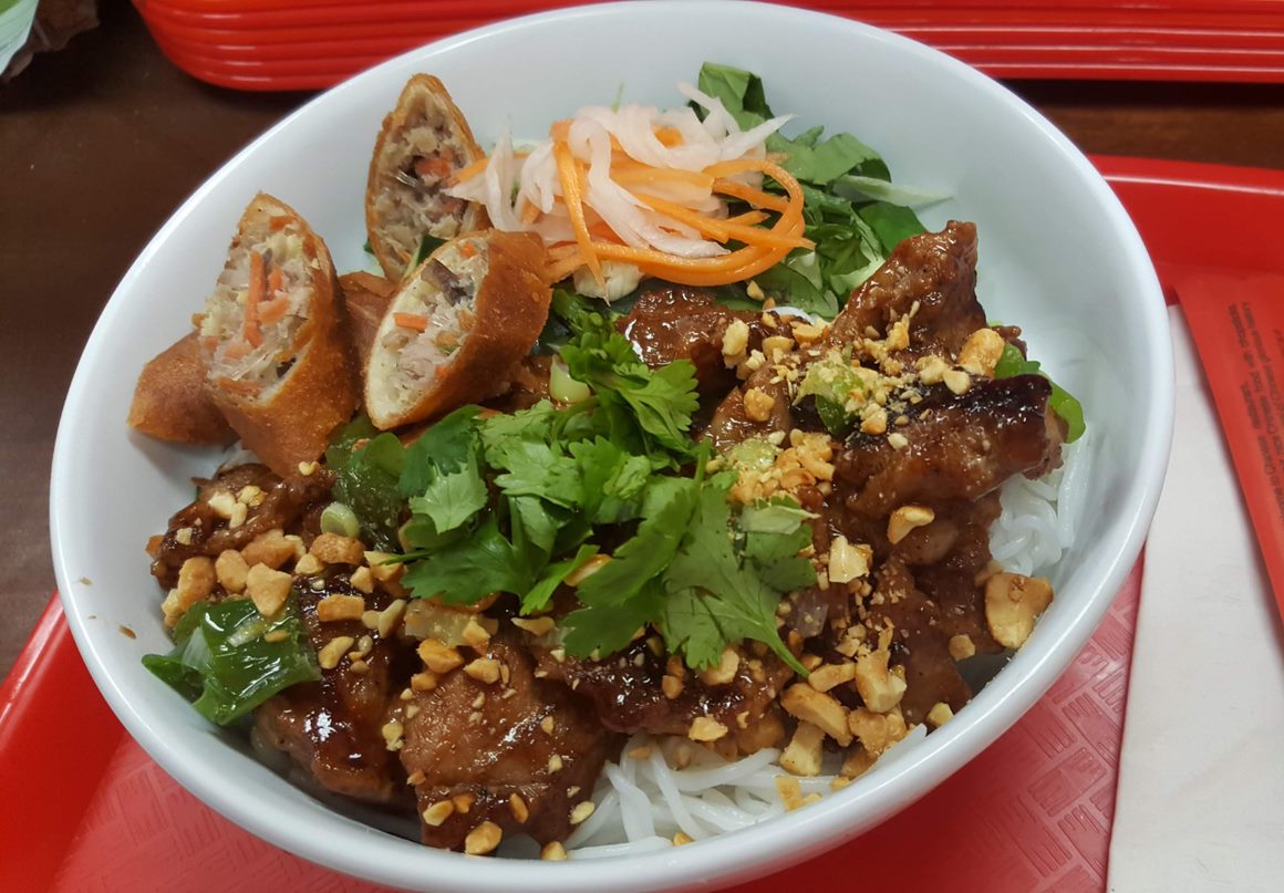 The Sizzle Bowl is making a headlight. Come and get yourself a delicious, yummy bowl of chicken noodle with our famous eggroll. Oh....and don't forget to try out the cool, healthy sorbets for desserts.  Can't wait to see you!
saigonsizzle.org