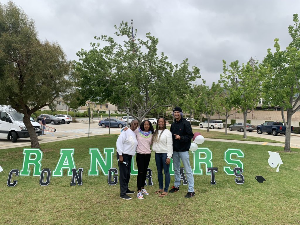 DWLRangers's tweet photo. A family celebration @EtiwandaSD https://t.co/1yyNe5zzfL