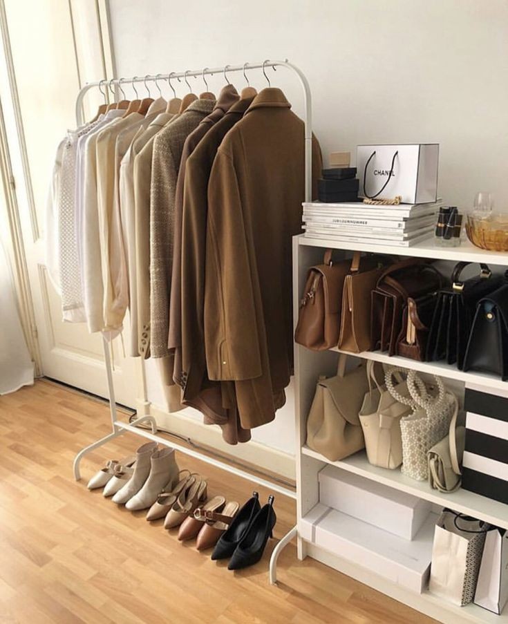 dorasgfs's tweet photo. — dorcas meadowes, closet :: https://t.co/XFja7Xwzse