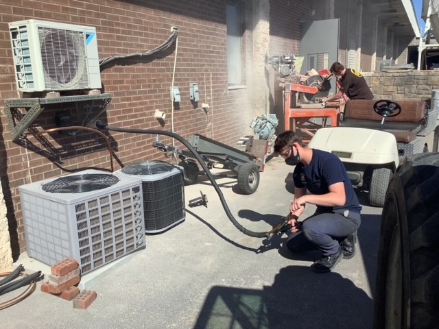 CPACTC's tweet photo. Beautiful weather weeks, mean lots of outdoor work for our construction and maintenance programs, as we see HVAC and Masonry both outside the bay doors completely projects. #cpavtsprograms #hvac #masonry #outdoorworkenviroments #opportunitiesunlimited @CPAVTS https://t.co/gkrlfls8EF