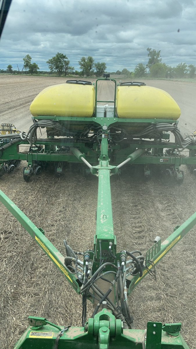 Andrewlee1814's tweet image. #PHY400 cotton #plant21 south central Kansas trying to make it rain