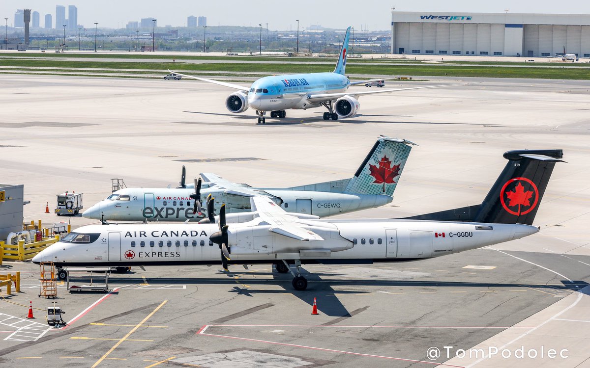 TomPodolec's tweet photo. TRIPLE KOREAN
For a brief moment today there were three Korean Air aircraft on the ground at the same time in Toronto.
#KE9083 from Anchorage (cargo)
HL8027 Airbus A330-300
#KE73 from Seoul (pax/cargo)
HL8083 Boeing 787-9
#KE8079 from Seoul (cargo)
HL8082 Boeing 787-9 https://t.co/yBci3lR8Pt