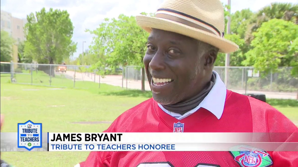 #TributeToTeachers James Bryant multitasks at Hialeah Gardens High School local10.com/news/local/202…