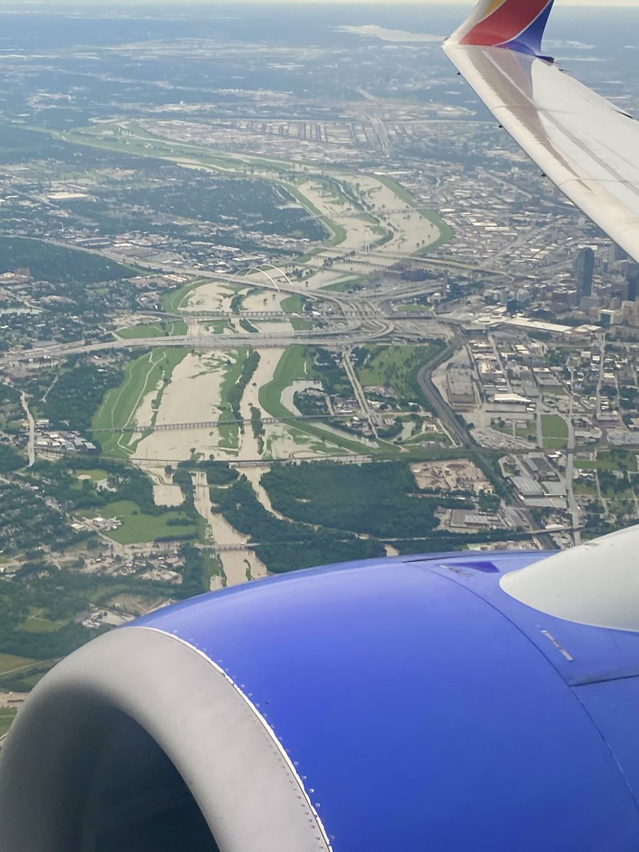 chris_kratovil's tweet image. How much rain have we had in Dallas? So much rain that on takeoff on @SouthwestAir from Love Field today the “Trinity Trickle” looks more like the mighty Mississippi River. #TexasWeather #TexasStorms #WindowSeat 
cc: @TxStormChasers