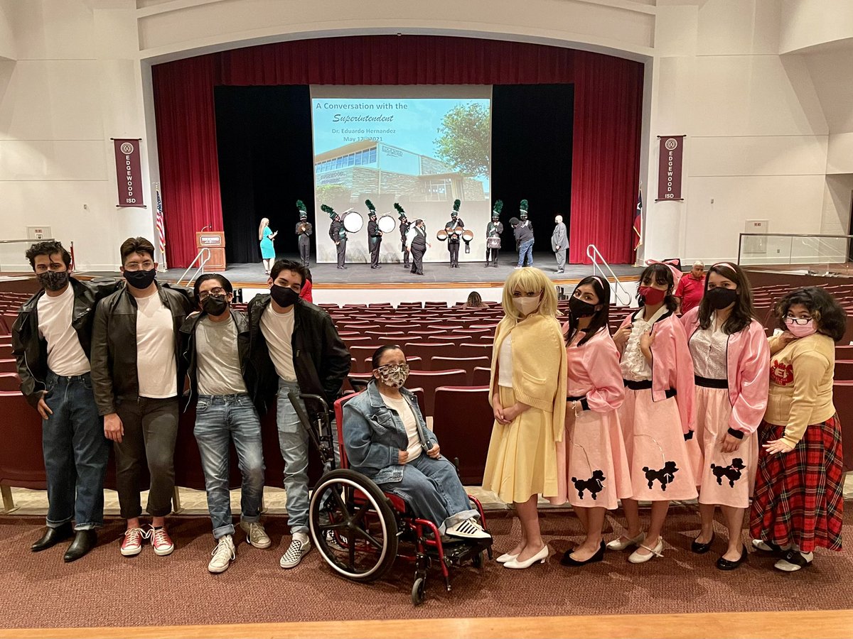 AcademyActingCo's tweet image. AAC serving as greeters and student ambassadors tonight at A Conversation with @drhontheedge @eisdofsa @EdgewoodSTEAM #grease #greaser #theatrekids