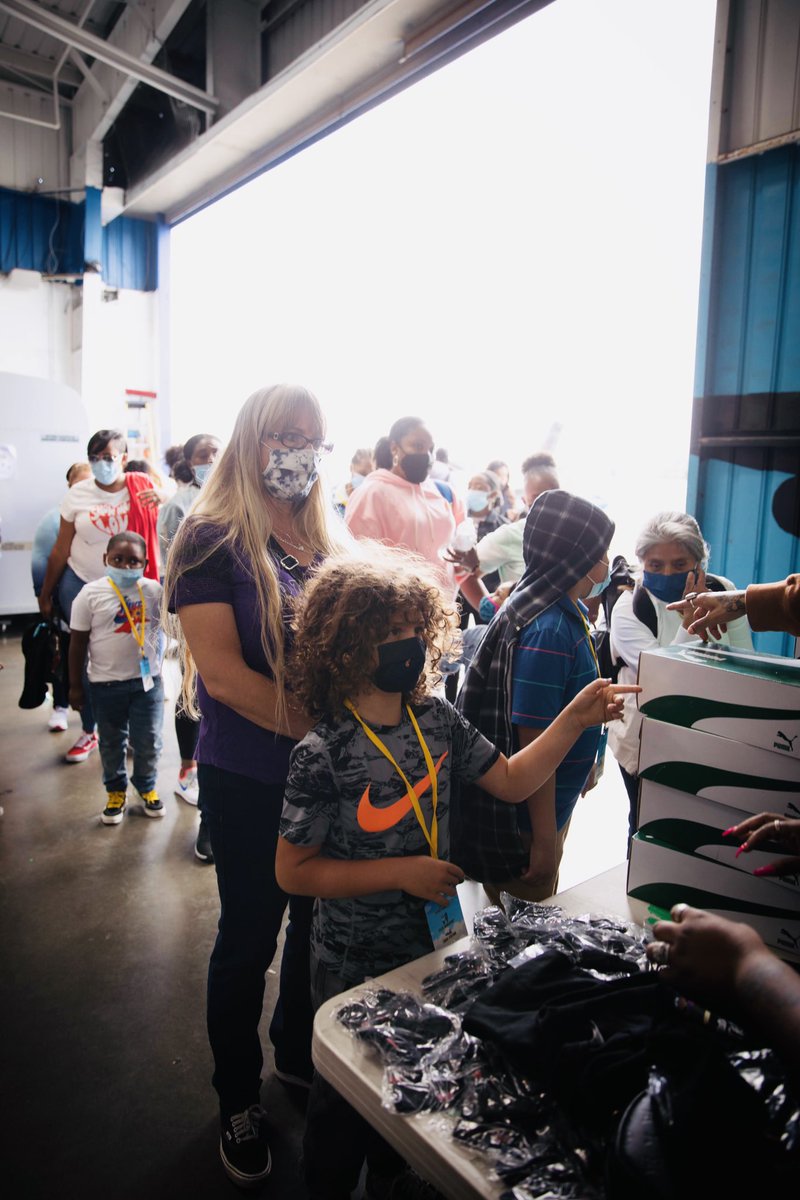 DREAMERSYOUTH's tweet photo. THE GIFT OF FLIGHT ✈️ 

S/o everyone who came out and experienced our aviation event with us!! https://t.co/RDUAu50S03