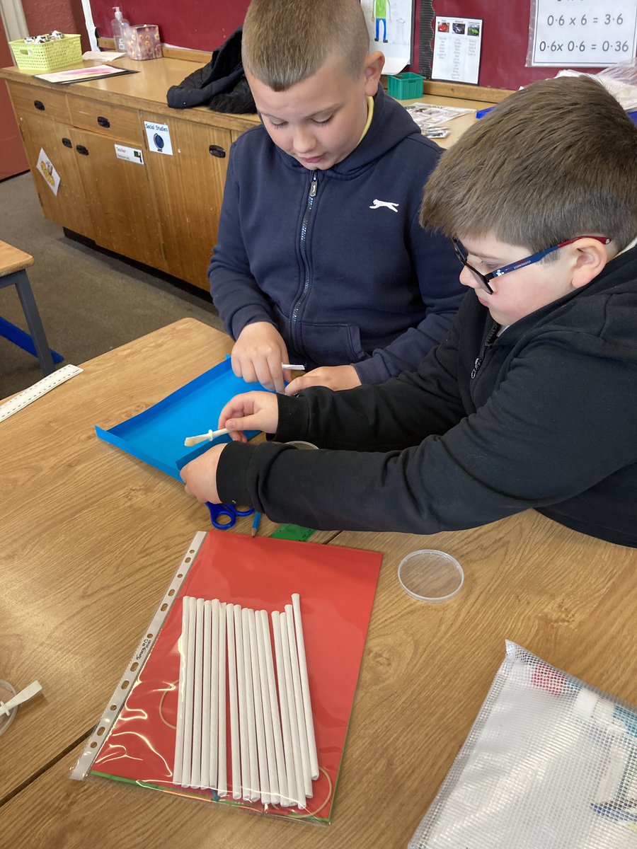keltyps's tweet image. P6/7 actively engaging in their wind turbine project @STEMfifecollege 
#STEM
#LearningThroughDoing
