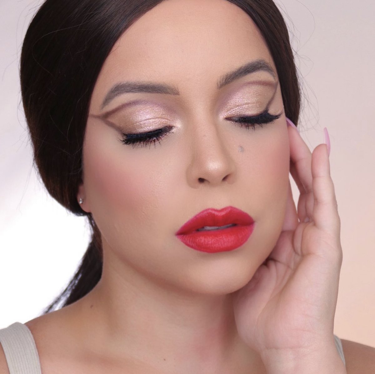 REALHER MakeUp tweet media