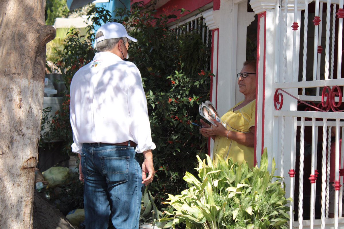 SergioPioEsquer's tweet photo. Mi compromiso es directo con ustedes, de frente. Sigo recorriendo el distrito 5 escuchando sus inquietudes y propuestas. 

Necesitamos un cambio para Sinaloa y con su apoyo esto será posible. 

¡Defendamos nuestro futuro!
#VotaPÍO este 6 de junio 🖐🏻 https://t.co/JuKK2j1BqV