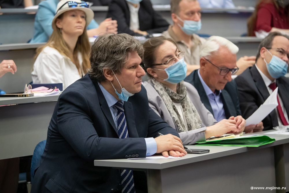 esimgimo's tweet photo. 17 мая в МГИМО открылись ежегодные краткосрочные курсы «Реализация международных конституционных гарантий прав человека в российском праве и правоприменительной практике: 25 лет сотрудничества в рамках Совета Европы».
https://t.co/R7N9OjGjce https://t.co/Cry4dUN0pa
