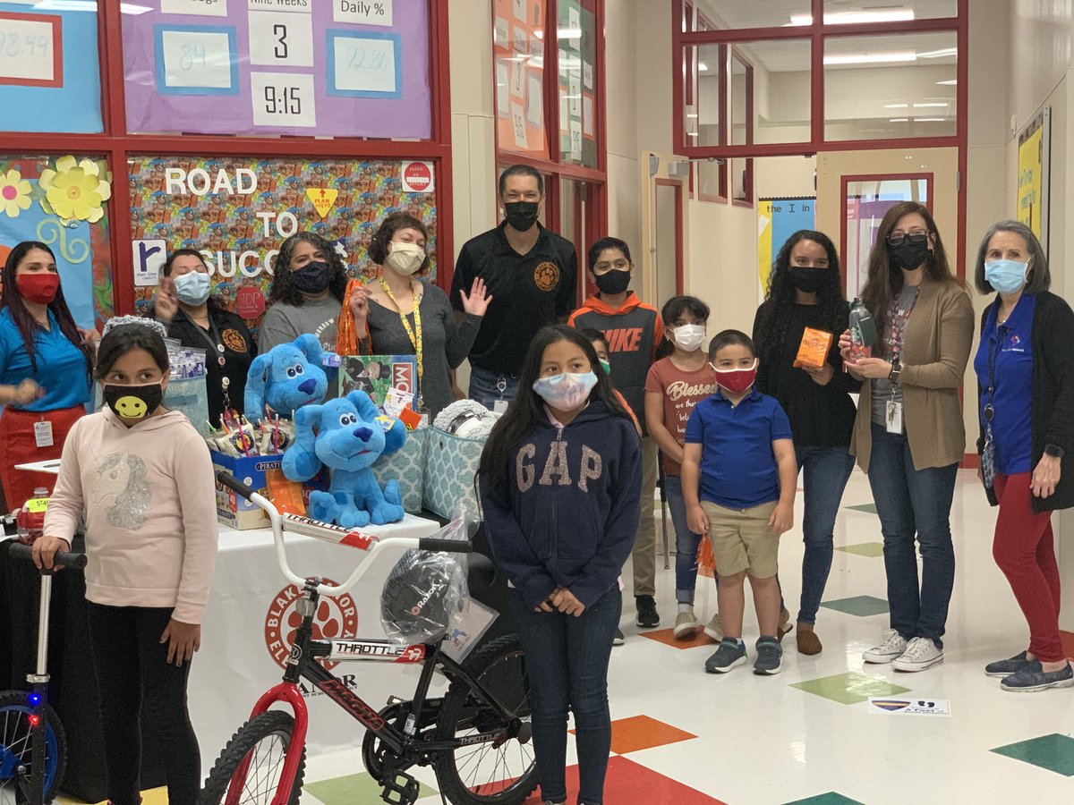 Today we held our attendance drawing! Huge thanks to Gracy Lopez and CIS for arranging our awesome prizes, and congratulations to all winners! Thank you so much for putting in the work to be present and on time every day!