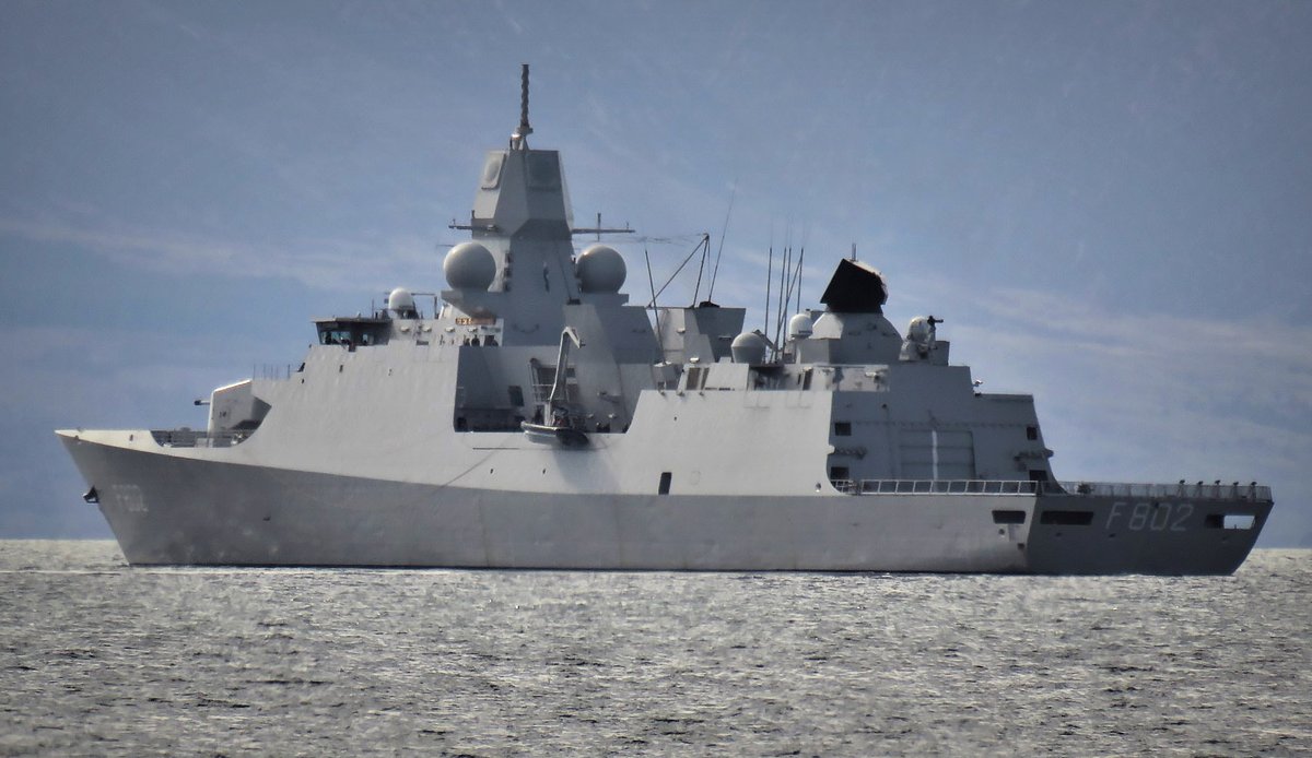 NavyLookout's tweet image. 🇳🇱HNLMS De Zeven Provinciën off Troon on the Clyde today. @kon_marine

#FormidableShield2021 #AtSeaDemo participant

Via @MarcNicol1