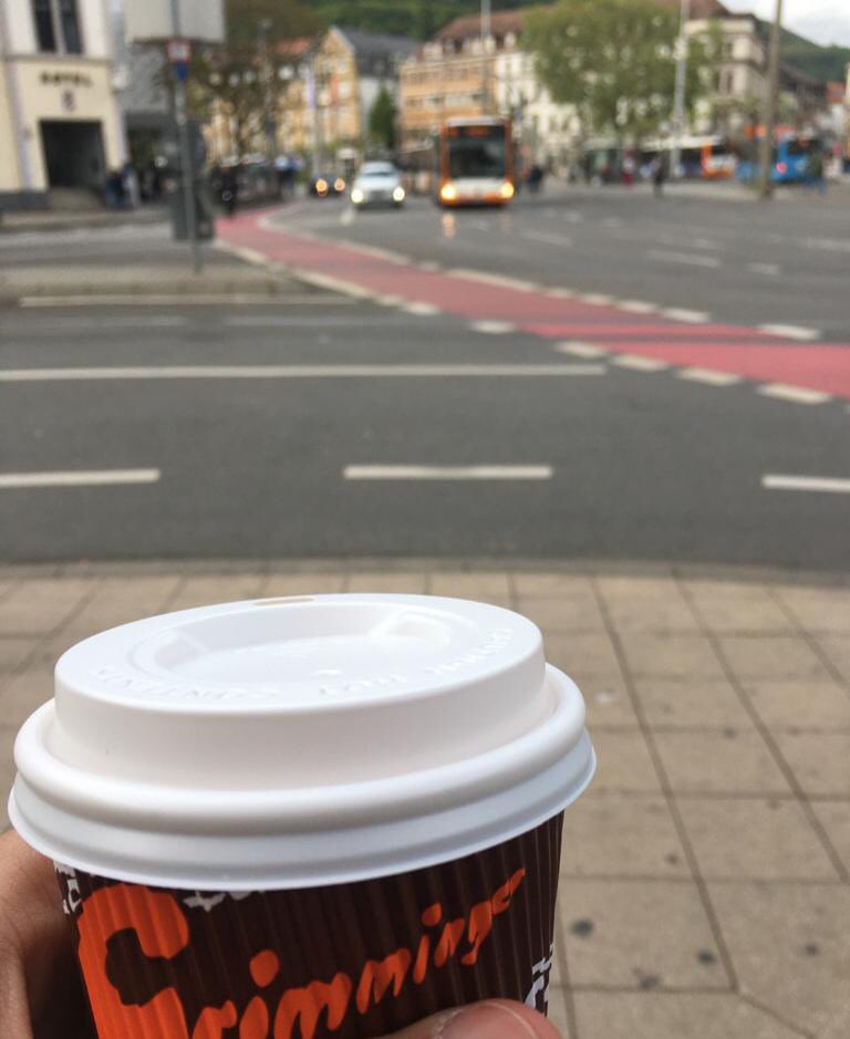 "جُودُوا بِوَصلٍ؛ فَالزمانُ مُفرقٌ."