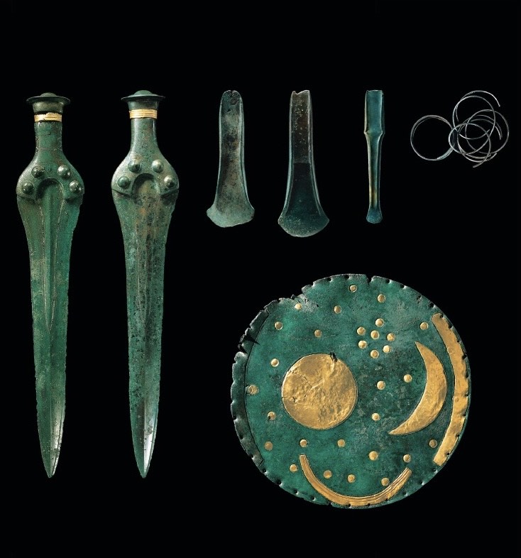 antoniboschedit's tweet photo. En este #DiaInternacionalDeLosMuseos queremos recomendaros el libro definitivo sobre uno de los últimos grandes descubrimientos arqueológicos. Una historia de aventuras sobre el hallazgo de una pieza museológica que puede reformular la historia de Europa: el #DiscoCelesteDeNebra https://t.co/dQyMYv0QnA