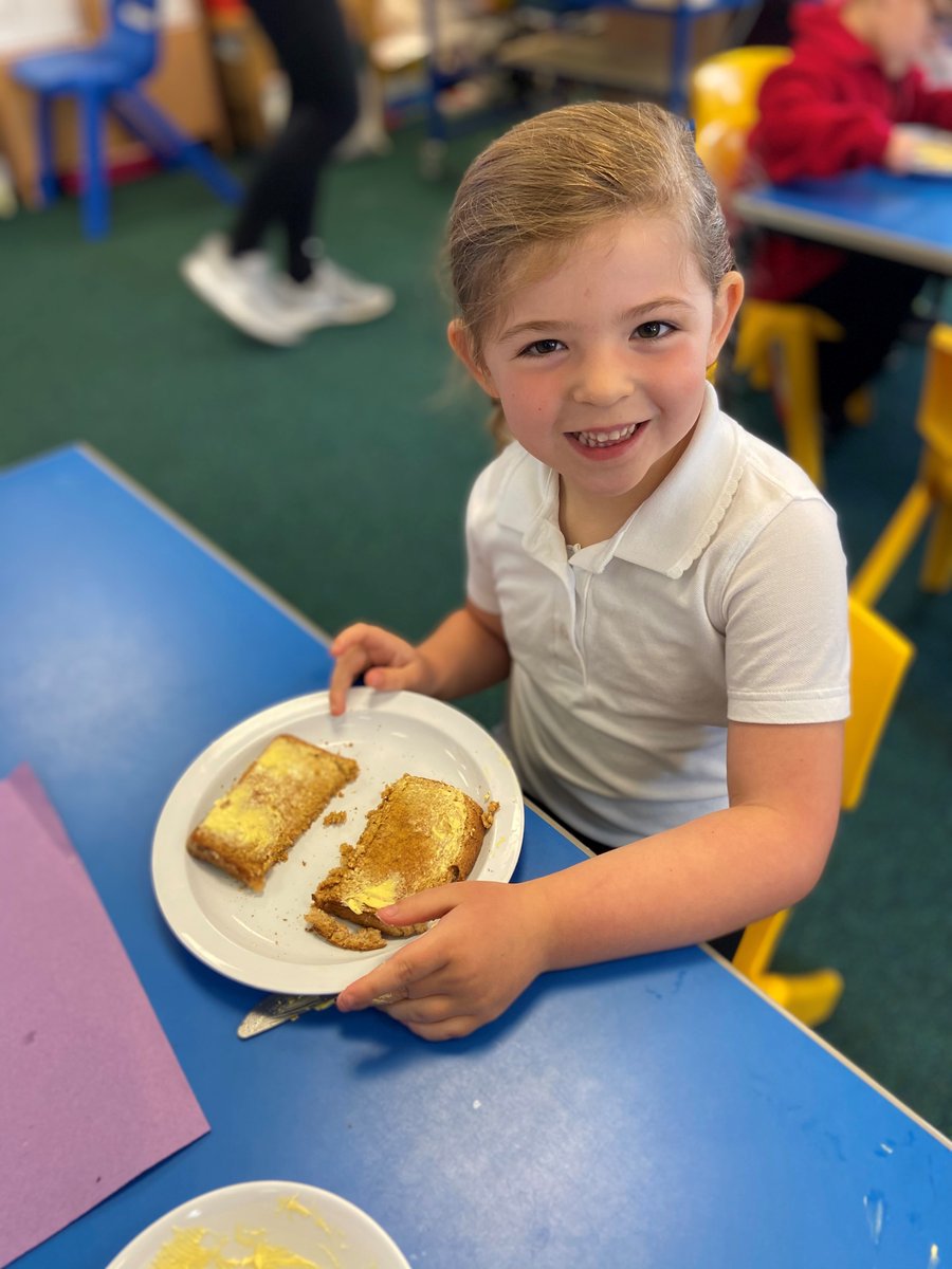 AppleStBarts's tweet photo. Today we had great fun exploring fractions in Maths! The children made toast, developed knife skills by spreading butter on the toast, then cut their toast in half. They had to make sure they had 2 equal parts before they could eat it! Great work Apple Class! 🍞🧈 https://t.co/vk9Pm4T3b7