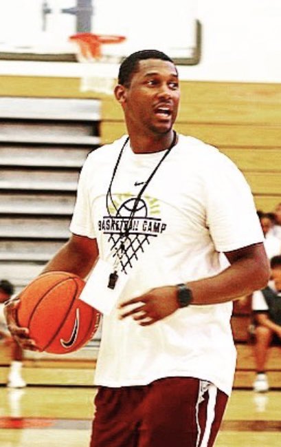 KHSLadyRooBball's tweet photo. Congratulations to Coach Walt Harris for being named the new Head Coach of the Killeen Runnin’ Roos! Let’s go!!! 🏀 🦘 https://t.co/145FMwm179